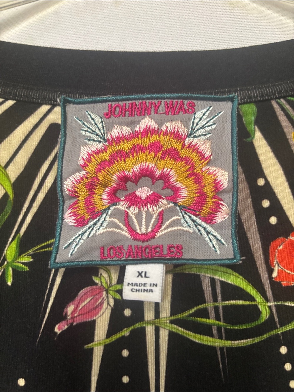 Johnny Was Janie Celestin Favorite V-Neck Swing Tee Long Sleeve Black XL - Picture 2 of 9